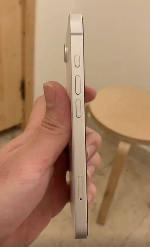 Iphone 16e JV 5