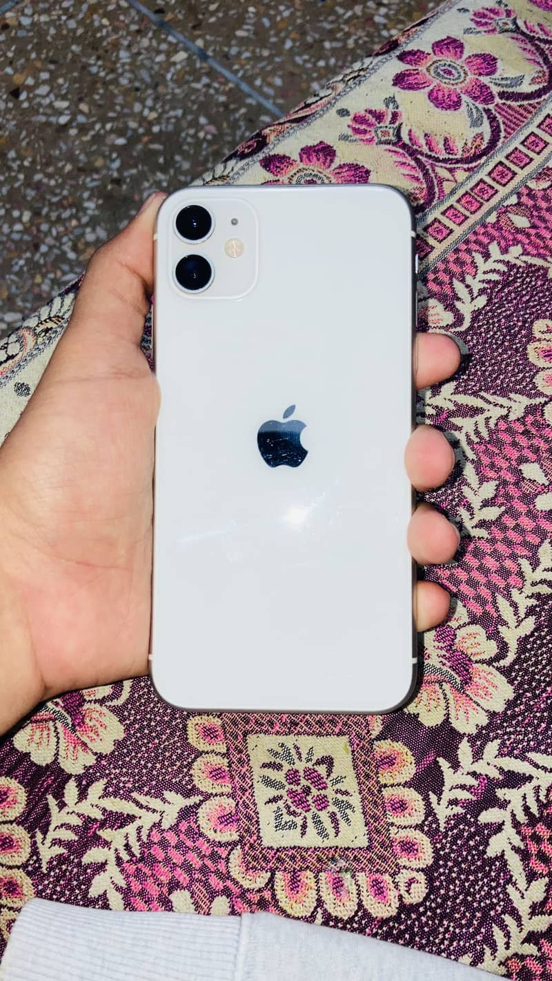 iPhone 11 3