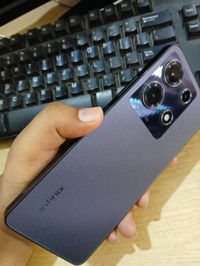 Infinix Note 30