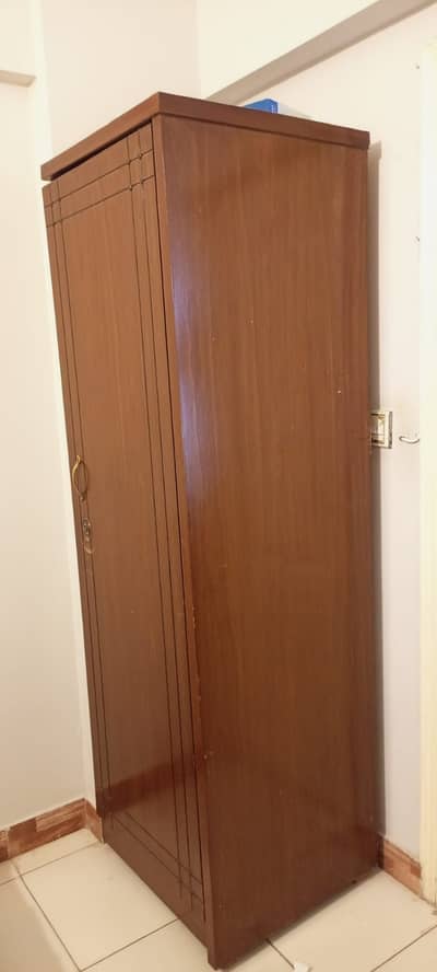 Single Door Wooden Wardrob (Excellent Condition)