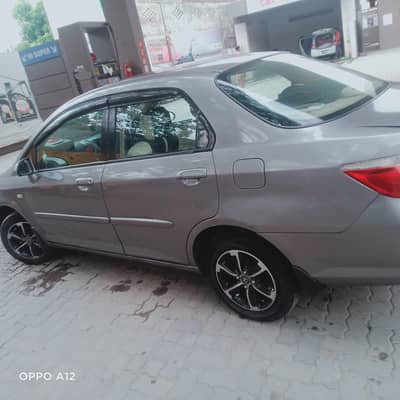 City 2007 for sale in very good condition and suspension