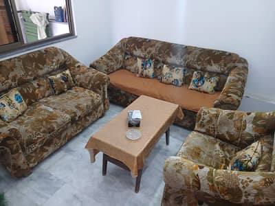 6 Seater Sofa Set for Sale – Stylish & Comfortable – Good Condition