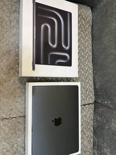Macbook Pro M5 2026 - 1 Year Apple warranty - Like Brand New