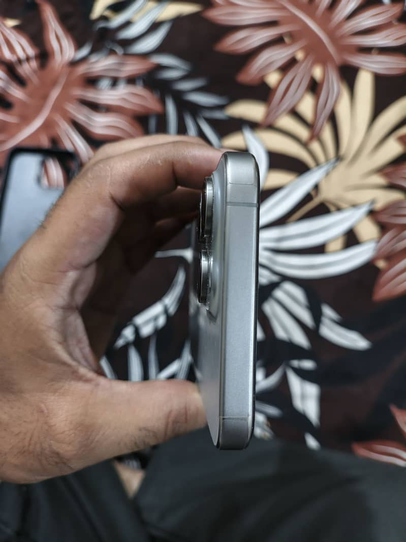 Iphone 15 pro max 2