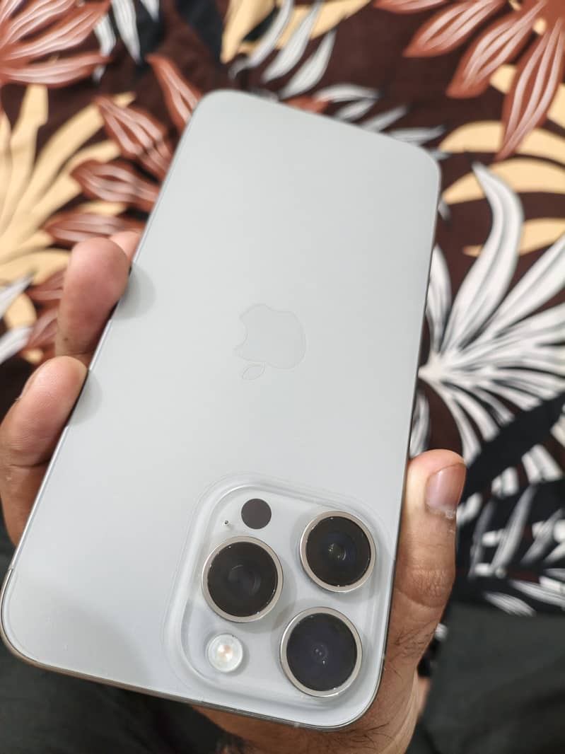 Iphone 15 pro max 5