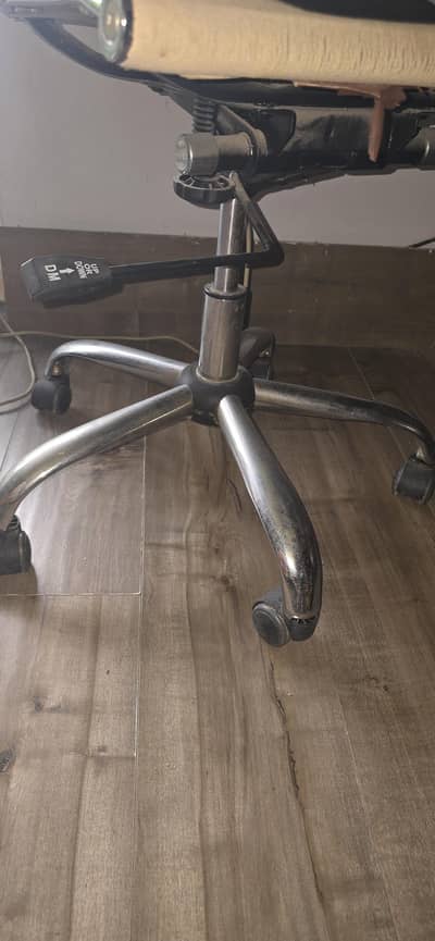 office chair repairer required