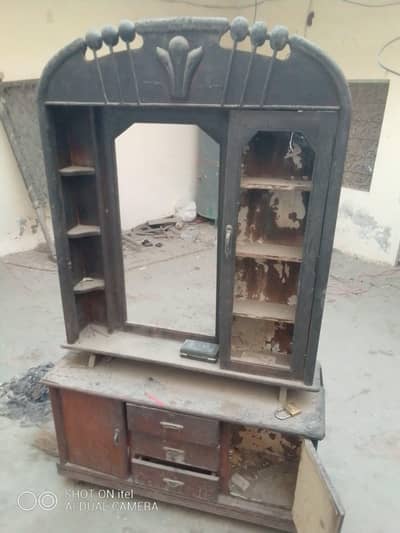 wardroob drysing table