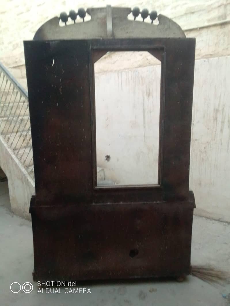 wardroob drysing table 2