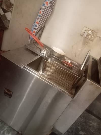 fryer Stanless Steel Bilkul New one month use only
