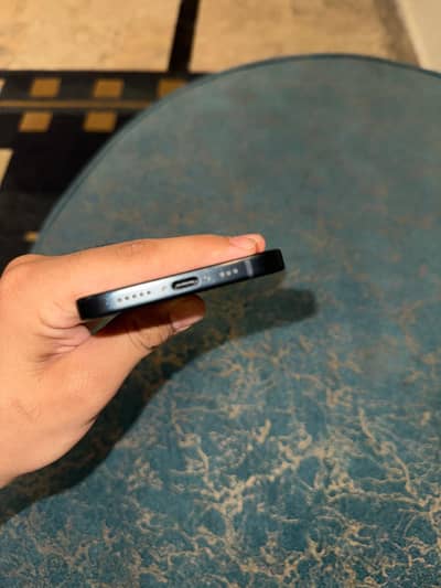 Mobile full ok. No box. With original charging cable. Jv lla.