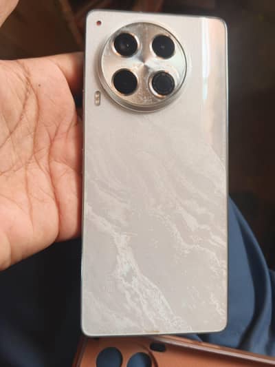 tecno camon 30