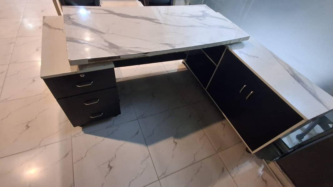 EXECUTIVE TABLE 3