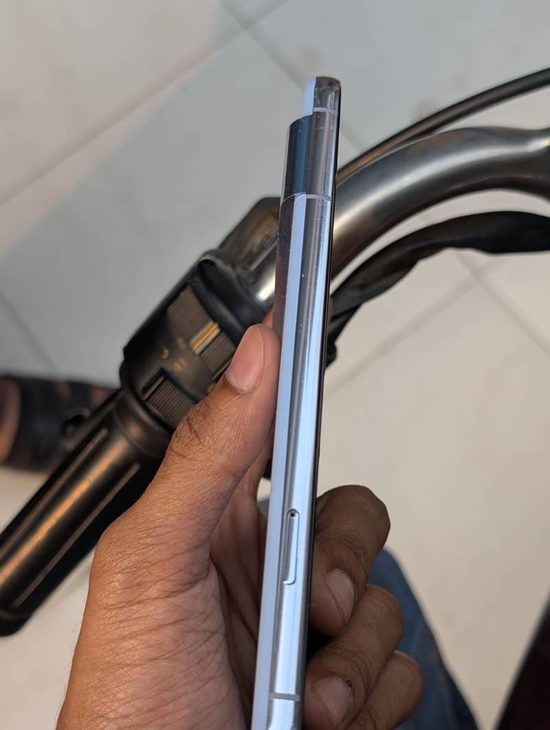 google pixel 8 pro 2