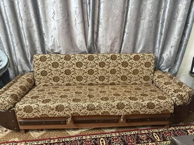 Sofa comebed with comportments