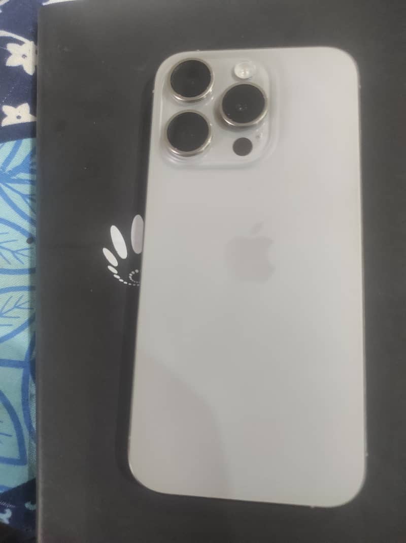 Apple iPhone 15 Pro 1