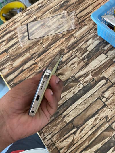 10/8 condition original charger box