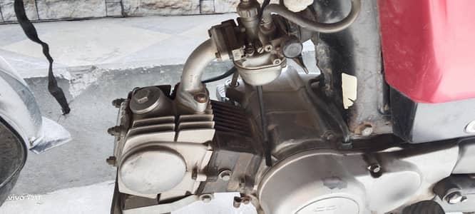 bike achi 2012 model hai engine pack hai