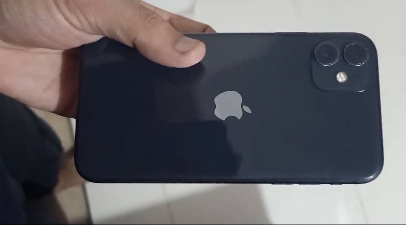 Apple iPhone 11 0