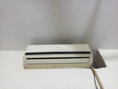 1 Ton Split AC – Powerful Cooling, Excellent Working Condition