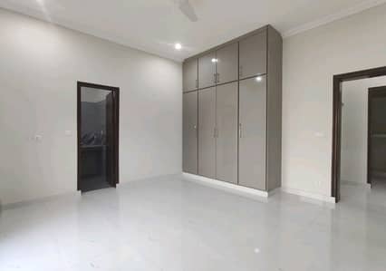Investors Should sale This House Located Ideally In Bahria Town