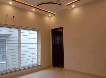Well-constructed House Available For sale In Bahria Town - Sector D
