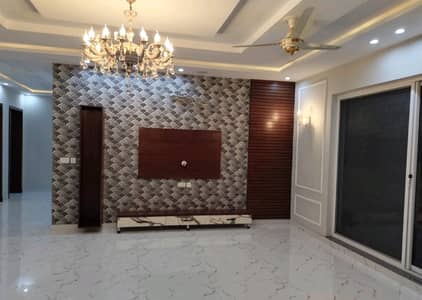 Get Your Hands On House In Lahore Best Area