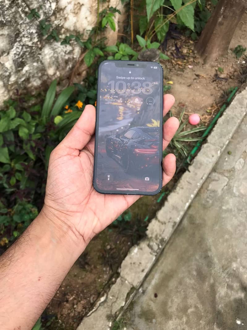 iPhone 12 0