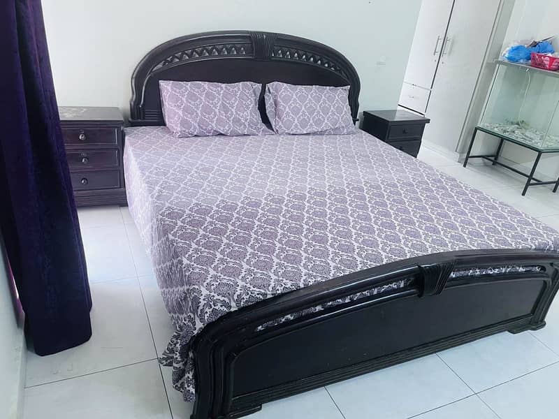 King size bed 1