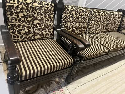 5 seater used wintage wooden sofa set
