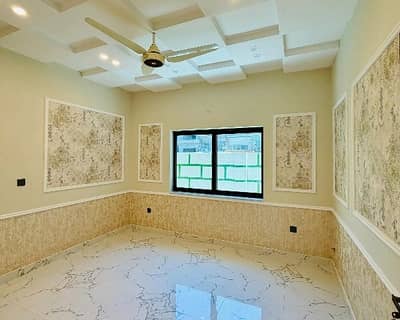 Top Location F-7/3 Demolishable House