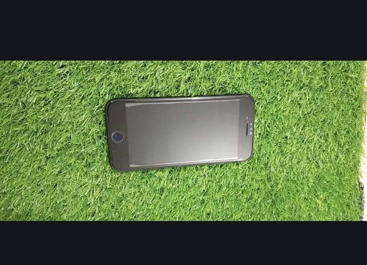 iPhone SE 3 1