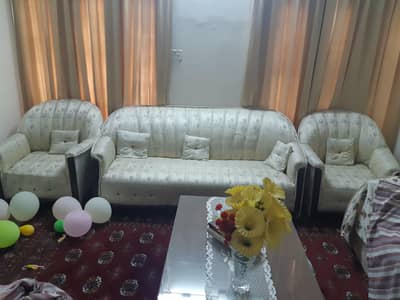 sofa set in good condition