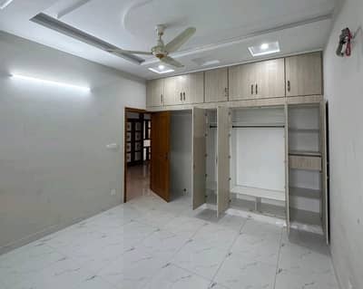 Most Top Location 1 Kanal House In E 7
