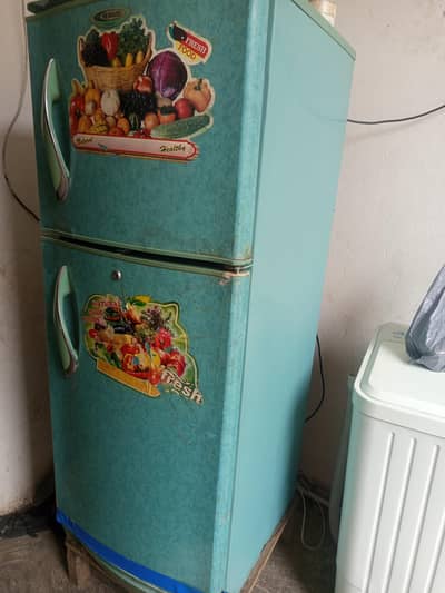 refrigerator urgent sale karni hai
