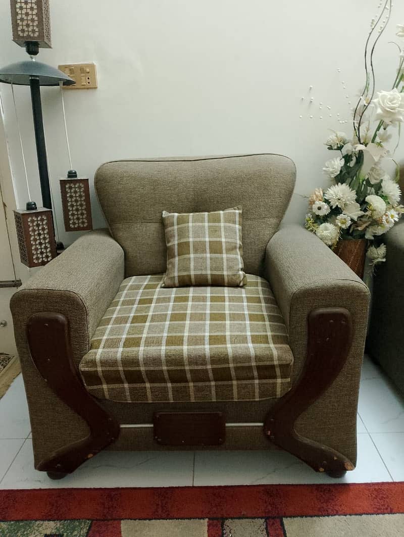 7 seater sofa  with centre table 3