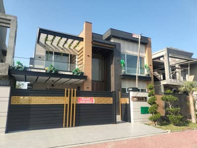 Highly-coveted 1 Kanal House Is Available In Bahria Town - Tipu Sultan Block For sale