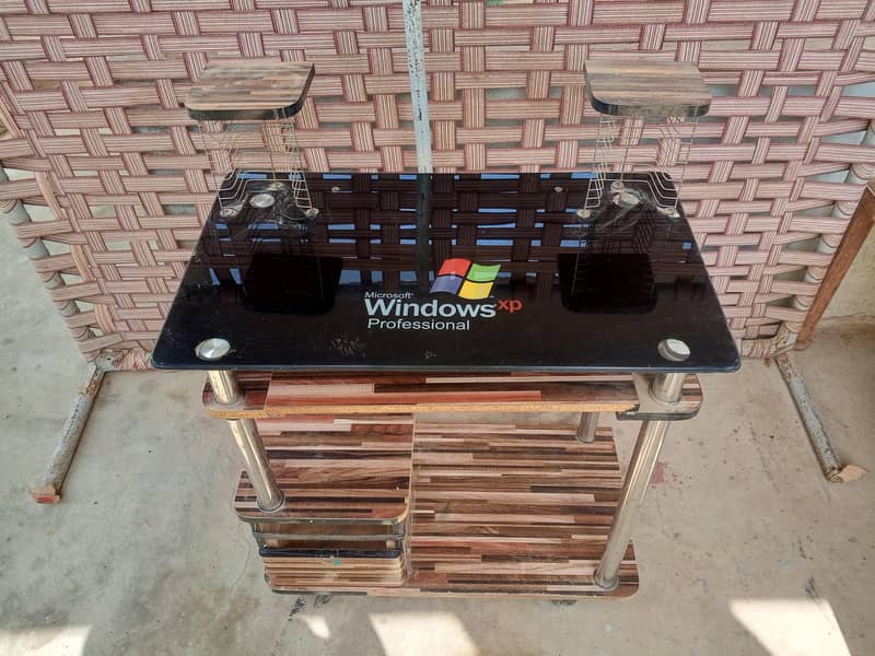 windows XP computer table 1