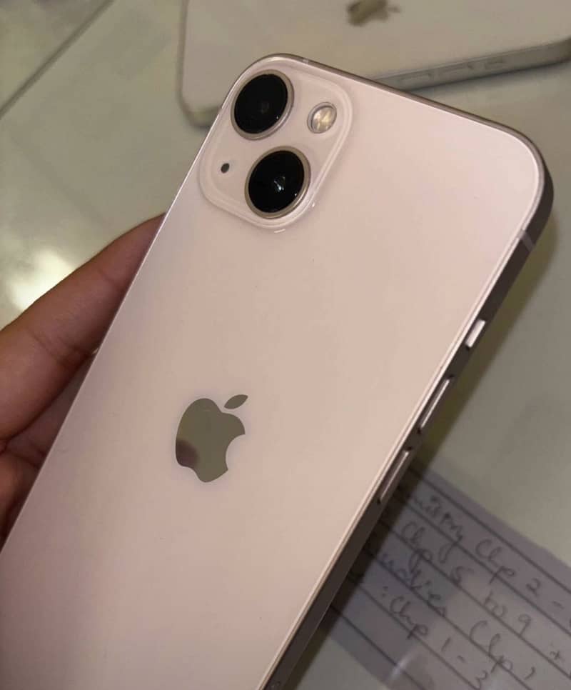 Apple iPhone 13 0