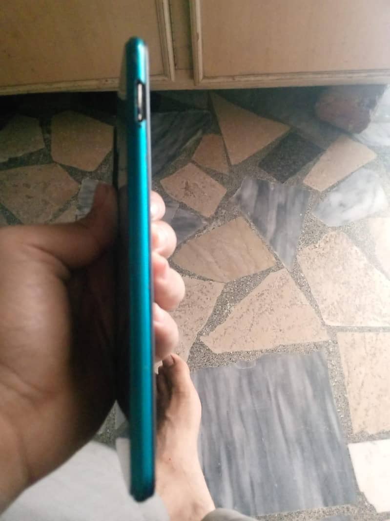 Tecno 4