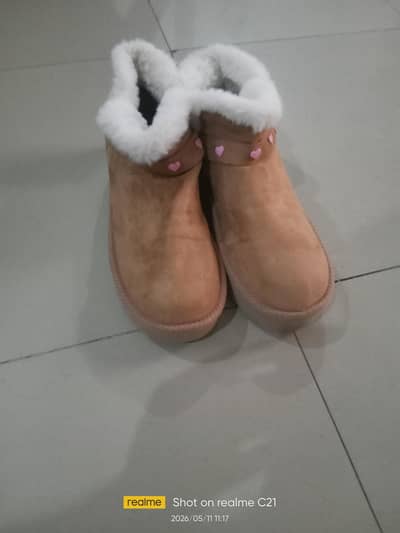 best quality and best choice for children with the size of 4to5