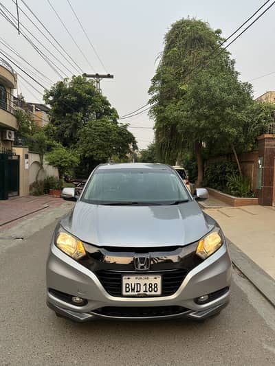 Honda Vezel 2016/17 ( Full Option) 1st owner