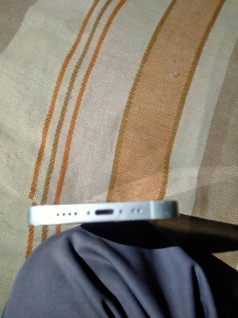 iphone 12 mini 3
