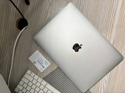 MacBook M1 Air (13-inch, 2020)