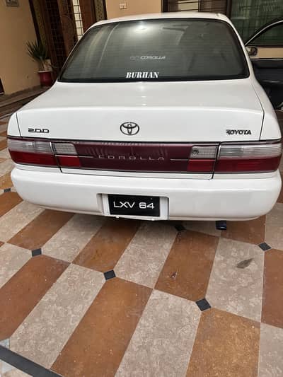toyota corolla 2000 model white colour
