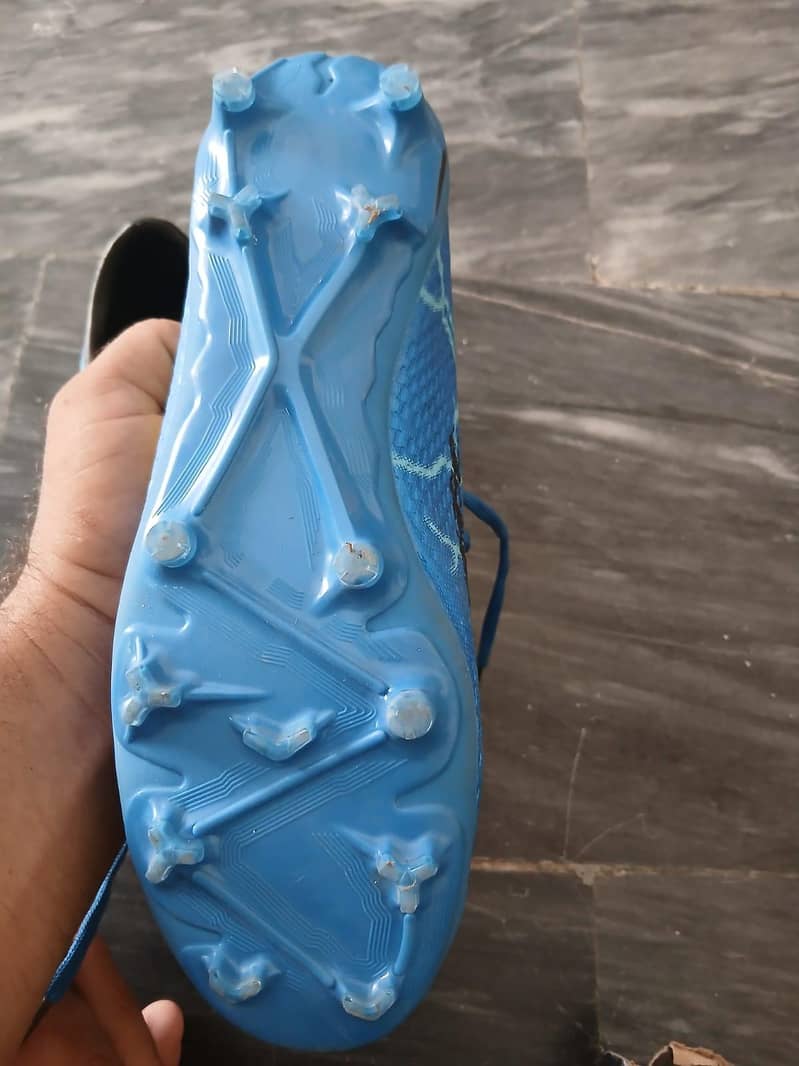 stud  shoe 2