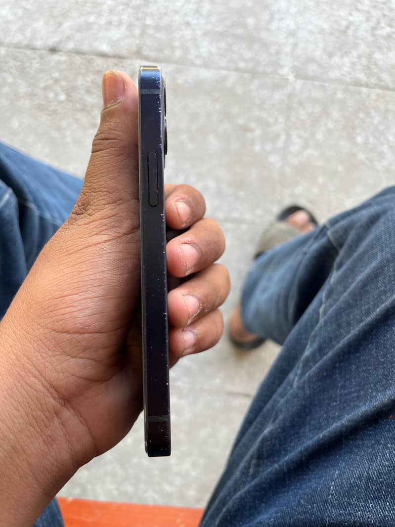 iPhone 12mini 0