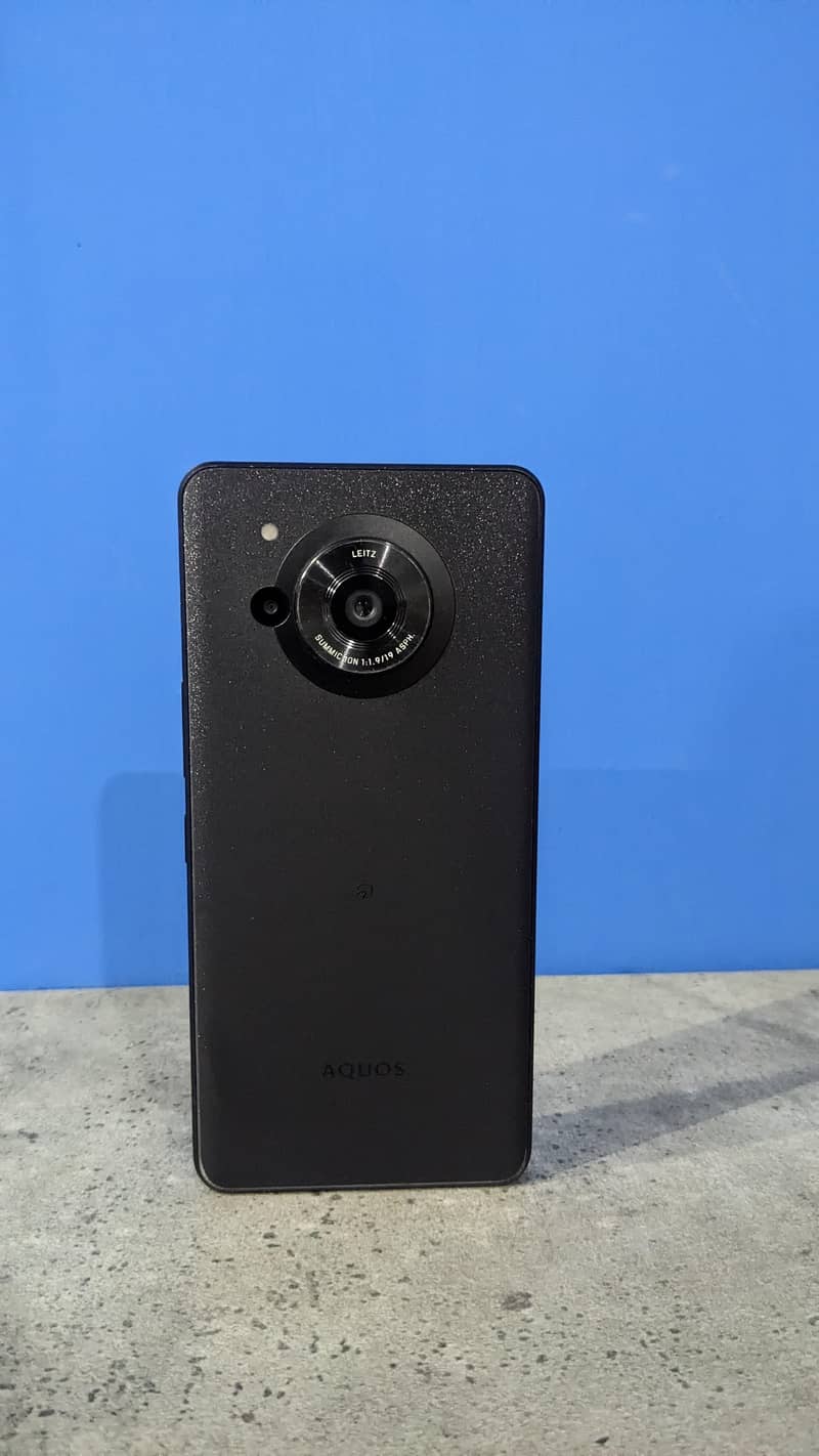 sharp aquos r7 6