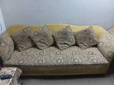5 seaters sofa