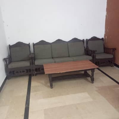 05 seater Sofa with Table set for sale.