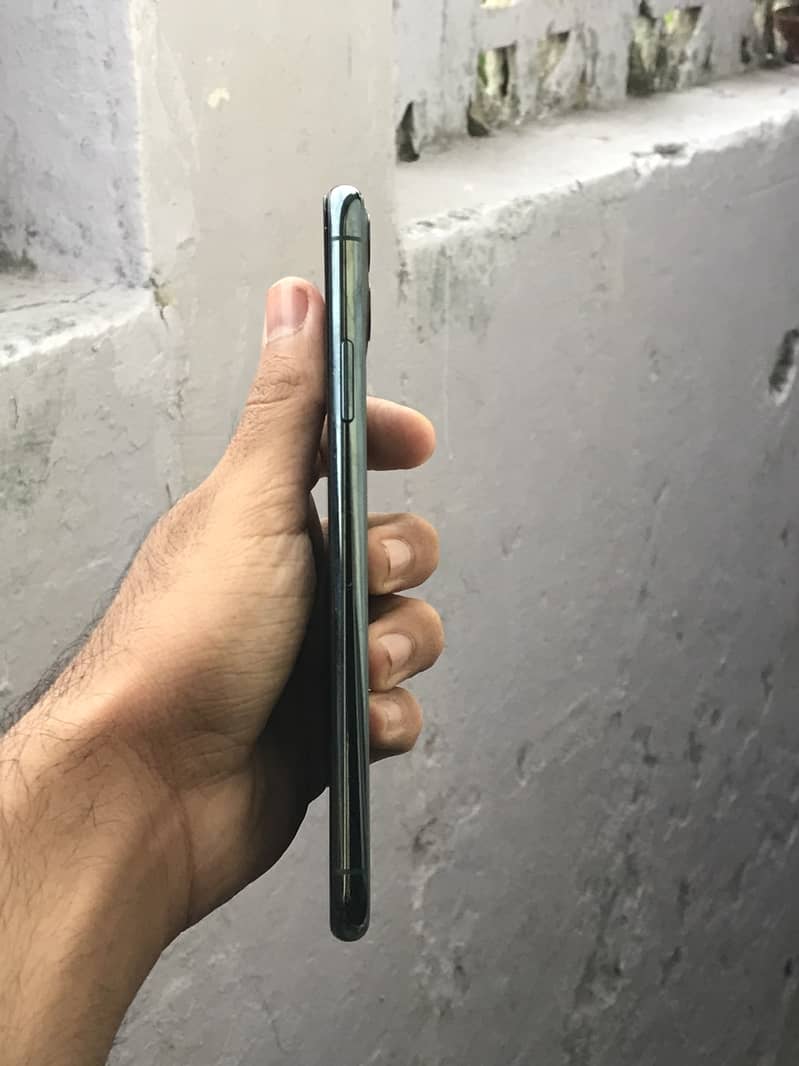 Apple iPhone 11 Pro Max 5